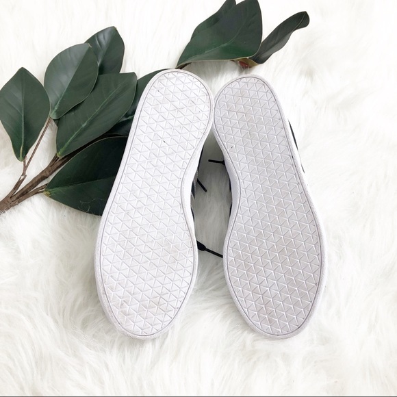 Adidas Women's Black and Metallic Sneakers Size 7 - Picture 3 of 4